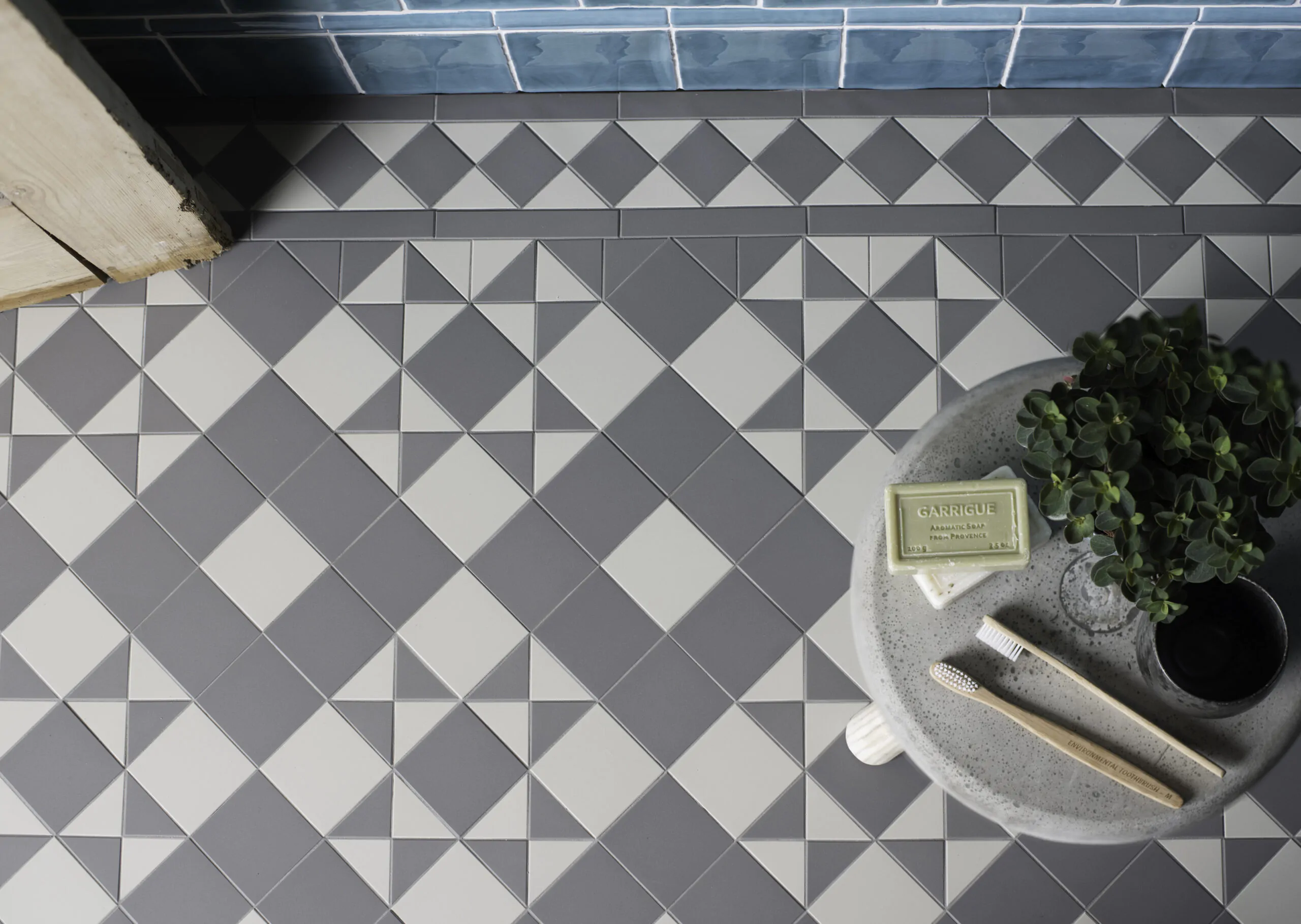 Braemar Pattern in Revival Grey